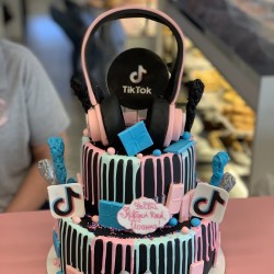 Торта  Tik Tok 6