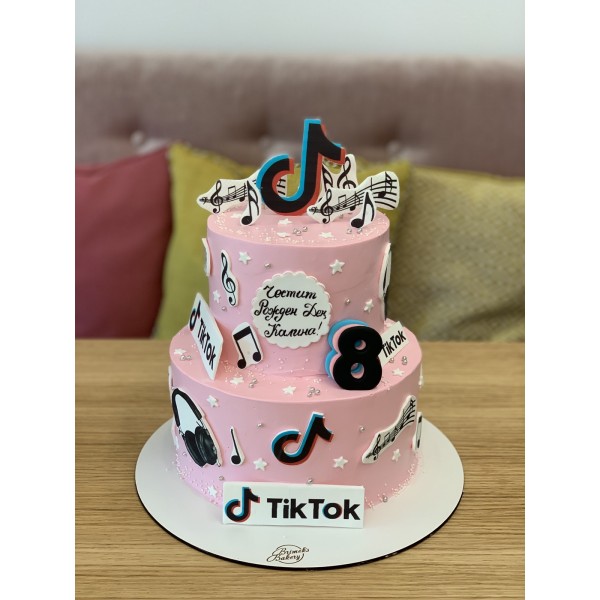 Торта Tik Tok 6 на супер цена - Торти за момичета